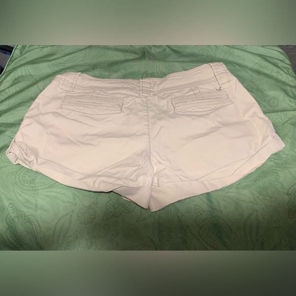 American Eagle khaki shorts size 6 - Picture 2 of 4